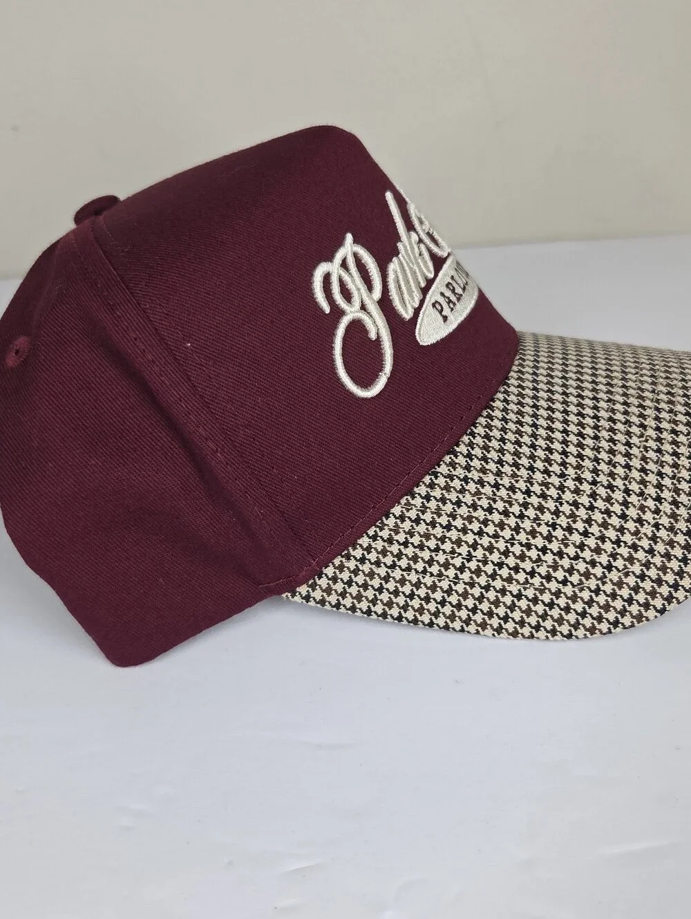 NWT Anthropologie Kenz Kustomz Park Slope Parlour Burgundy Houndstooth Hat
